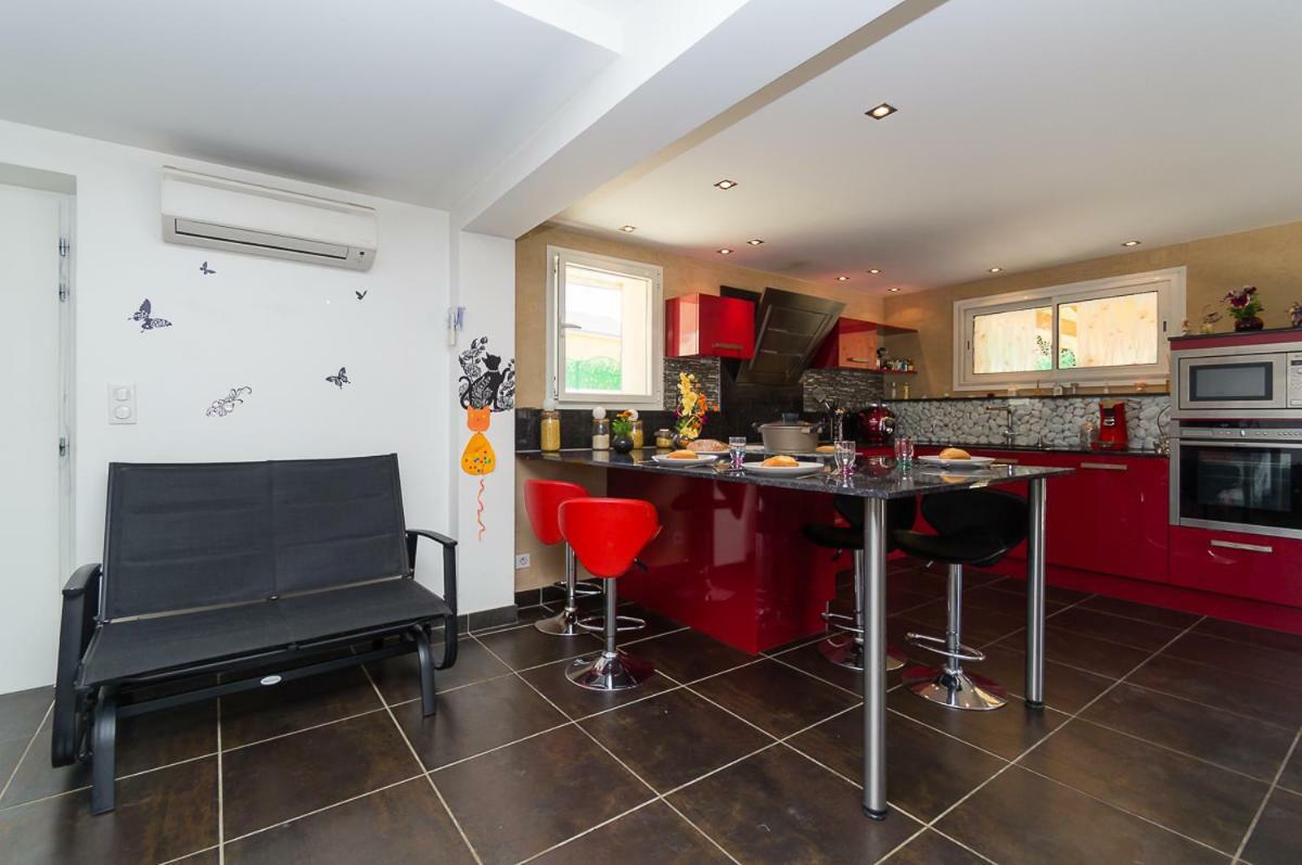 Guest House Domaine Des Grouilleres Saint-Clair-du-Rhone 외부 사진